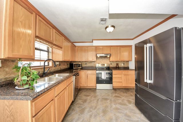 10315 Carlow Lane, La Porte, TX 77571