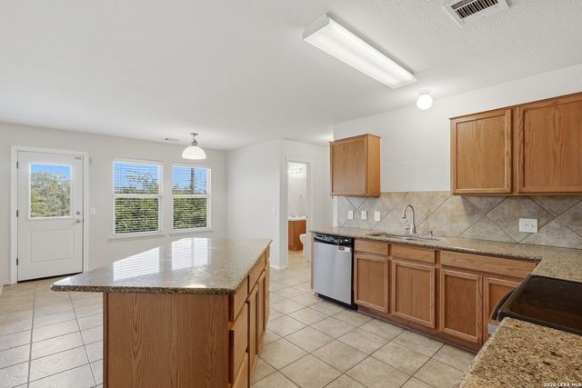 7911 Hoosier Park, Selma, TX 78154
