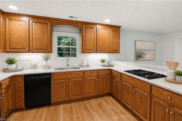505 Plantation Rd, North, VA 23128