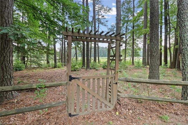 505 Plantation Rd, North, VA 23128