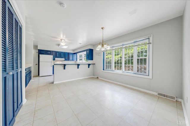 802 SW Oakwood Drive, Roanoke, VA 24015
