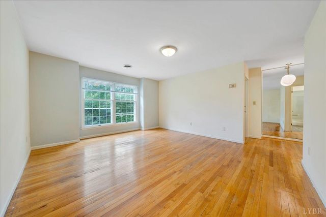 802 SW Oakwood Drive, Roanoke, VA 24015