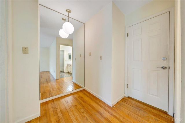 802 SW Oakwood Drive, Roanoke, VA 24015