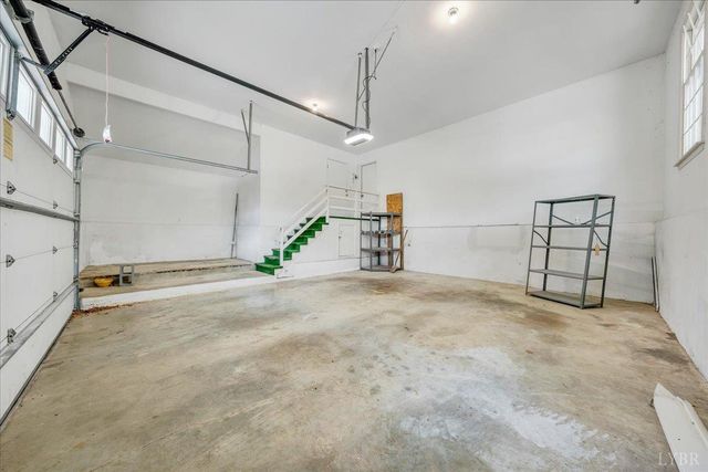 802 SW Oakwood Drive, Roanoke, VA 24015