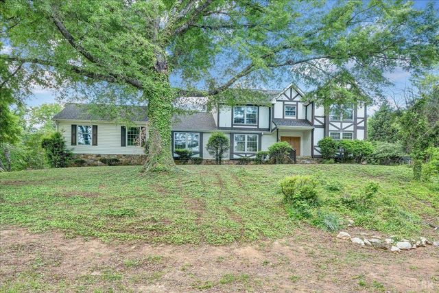 802 SW Oakwood Drive, Roanoke, VA 24015