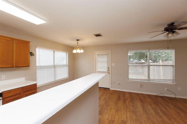 1029 Christopher Ave A, Round Rock, TX 78681