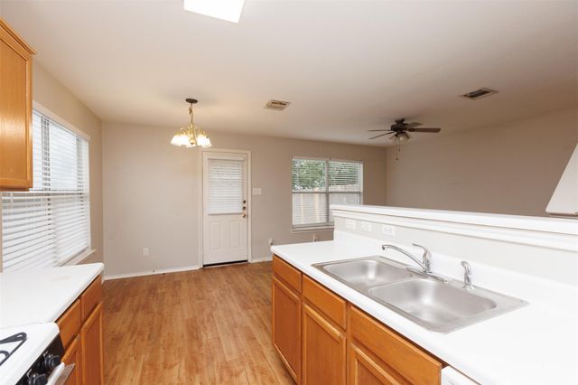 1029 Christopher Ave A, Round Rock, TX 78681