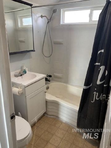 135 Locust St., Twin Falls, ID 83301