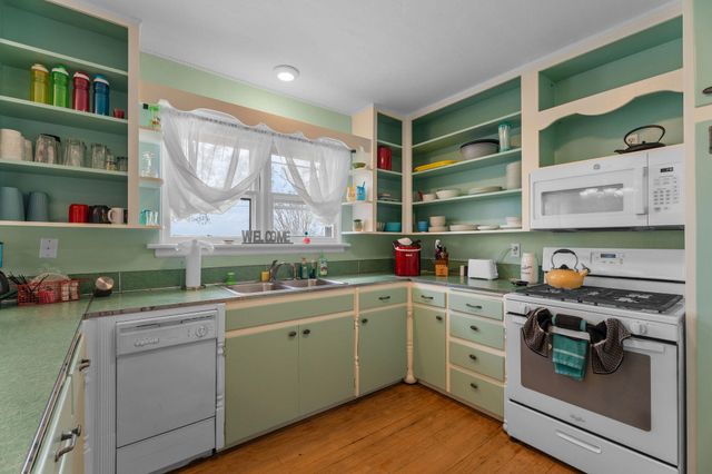 155 N Hickory Street, Forsyth, MO 65653