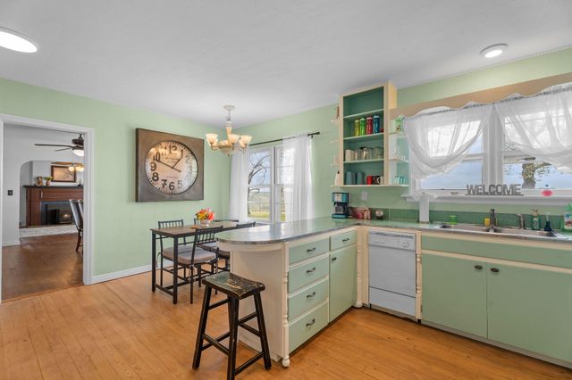 155 N Hickory Street, Forsyth, MO 65653