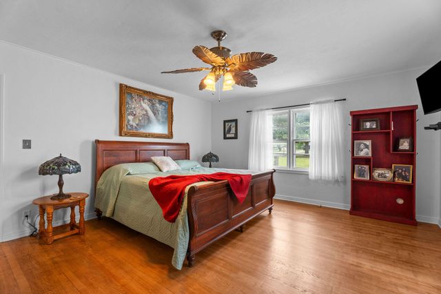 155 N Hickory Street, Forsyth, MO 65653