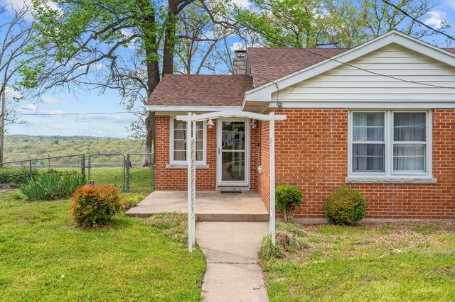 155 N Hickory Street, Forsyth, MO 65653