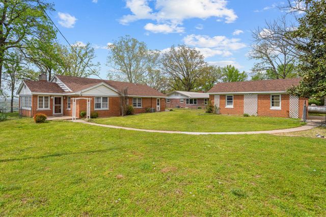 155 N Hickory Street, Forsyth, MO 65653