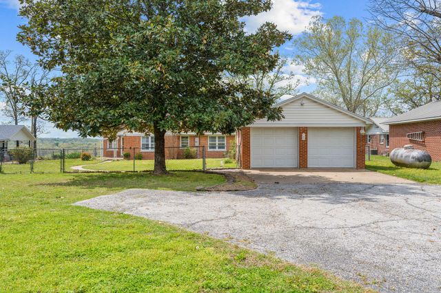 155 N Hickory Street, Forsyth, MO 65653