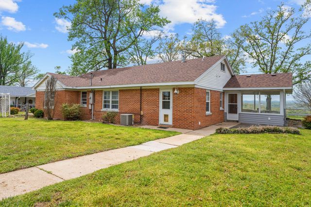 155 N Hickory Street, Forsyth, MO 65653
