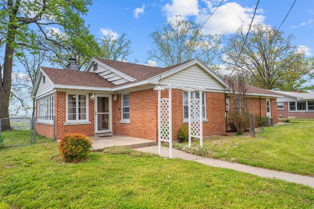 155 N Hickory Street, Forsyth, MO 65653
