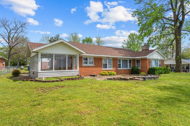 155 N Hickory Street, Forsyth, MO 65653