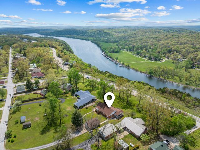 155 N Hickory Street, Forsyth, MO 65653