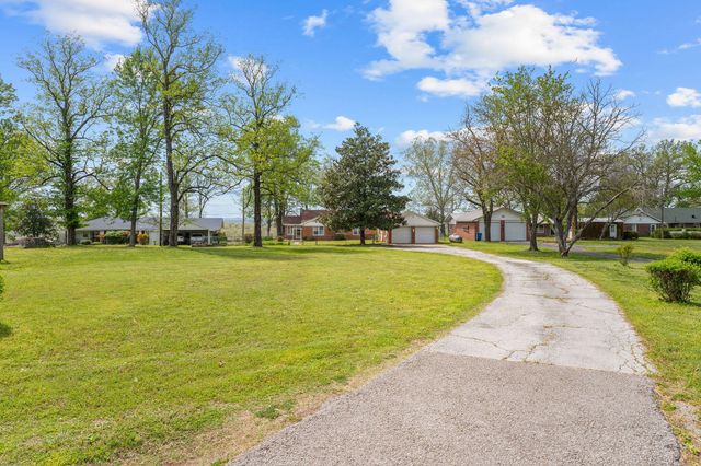 155 N Hickory Street, Forsyth, MO 65653