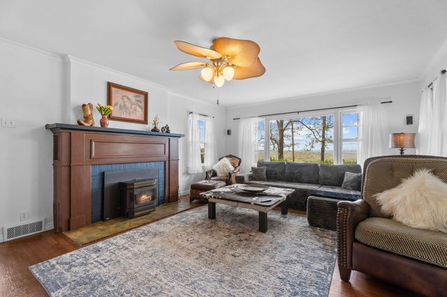 155 N Hickory Street, Forsyth, MO 65653