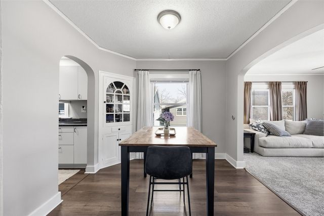 1217 Memorial Dr SE, Cedar Rapids, IA 52403