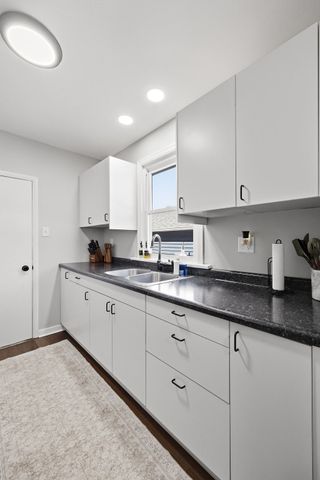 1217 Memorial Dr SE, Cedar Rapids, IA 52403