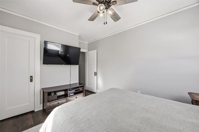 1217 Memorial Dr SE, Cedar Rapids, IA 52403