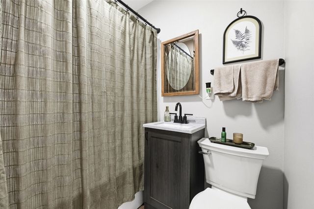 1217 Memorial Dr SE, Cedar Rapids, IA 52403