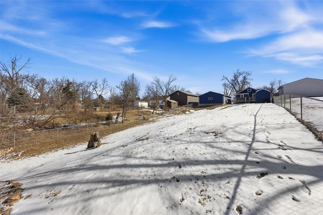 1217 Memorial Dr SE, Cedar Rapids, IA 52403