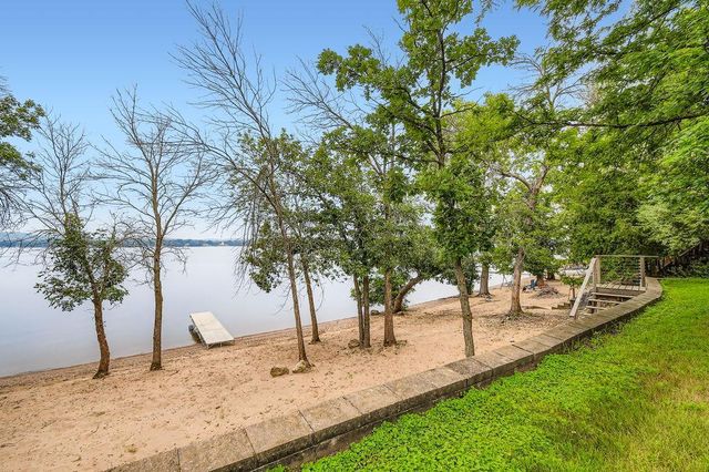 294 Cove Road, Hudson, WI 54016