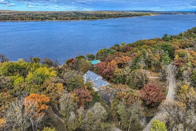 294 Cove Road, Hudson, WI 54016