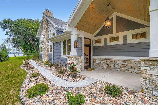 294 Cove Road, Hudson, WI 54016