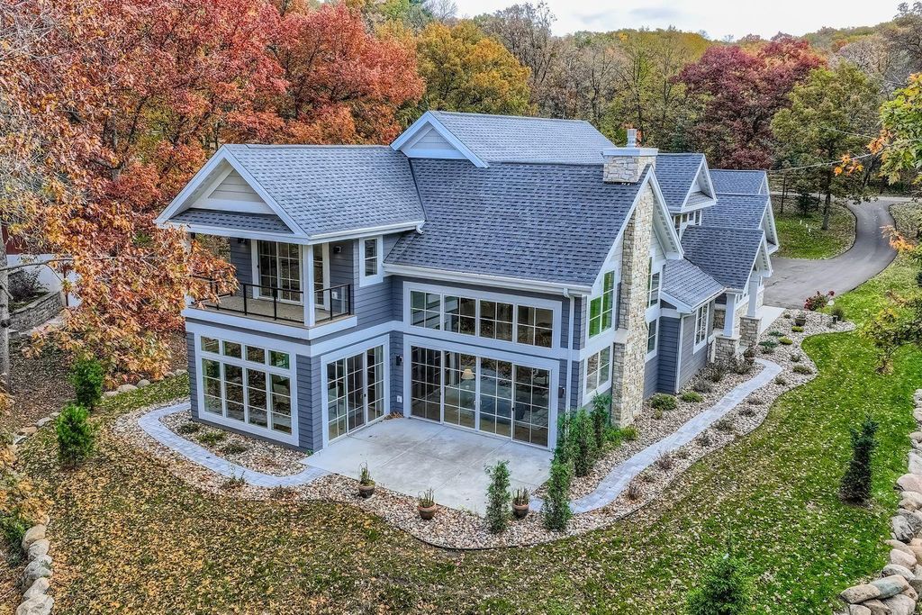 294 Cove Road, Hudson, WI 54016