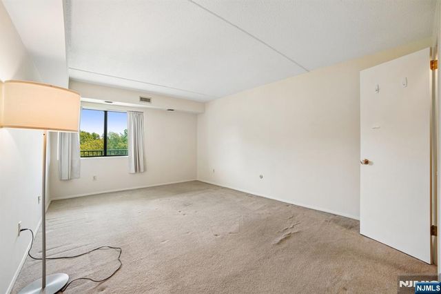 521 Piermont Avenue 428, River Vale, NJ 07675