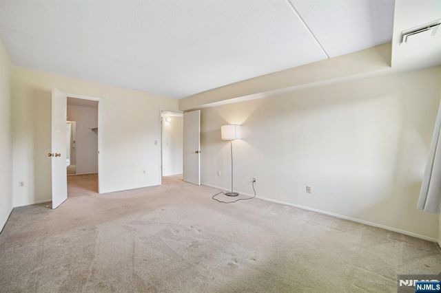 521 Piermont Avenue 428, River Vale, NJ 07675
