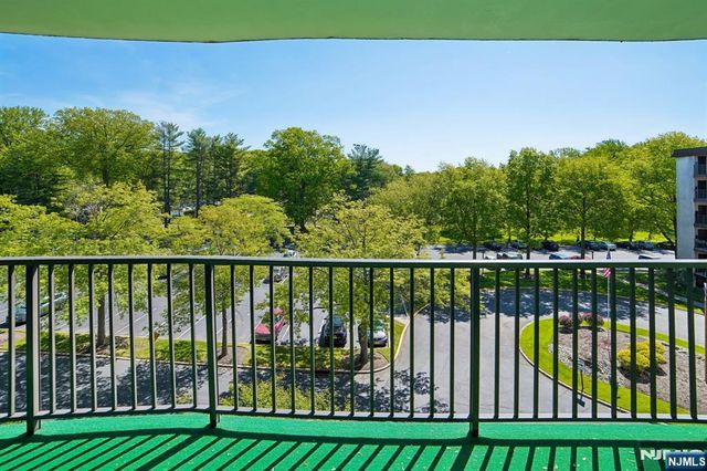 521 Piermont Avenue 428, River Vale, NJ 07675