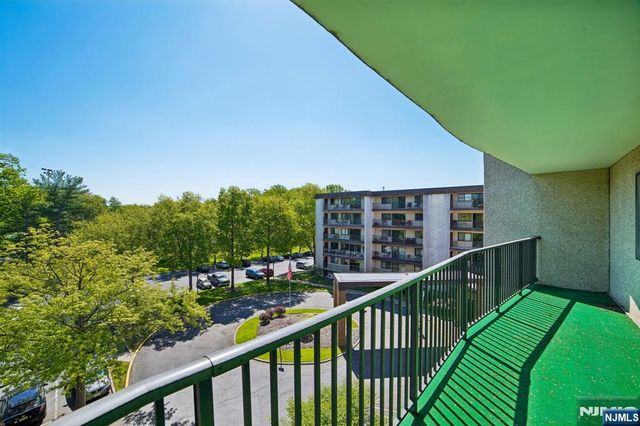 521 Piermont Avenue 428, River Vale, NJ 07675