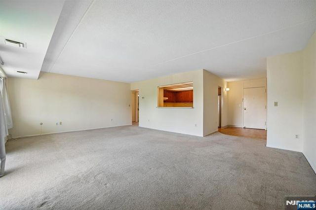521 Piermont Avenue 428, River Vale, NJ 07675