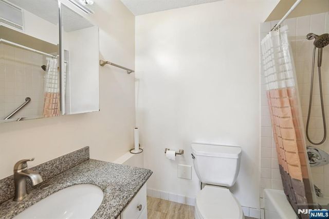 521 Piermont Avenue 428, River Vale, NJ 07675