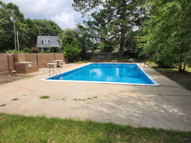 109 Delchamps, Warner Robins, GA 31093