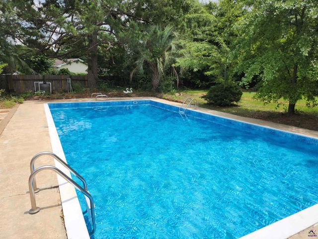 109 Delchamps, Warner Robins, GA 31093