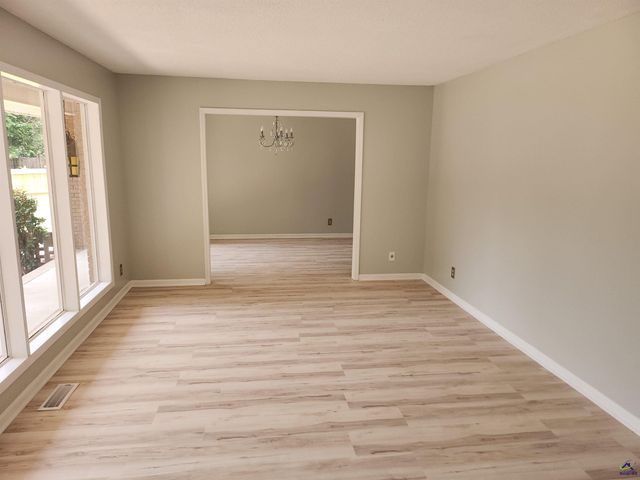 109 Delchamps, Warner Robins, GA 31093
