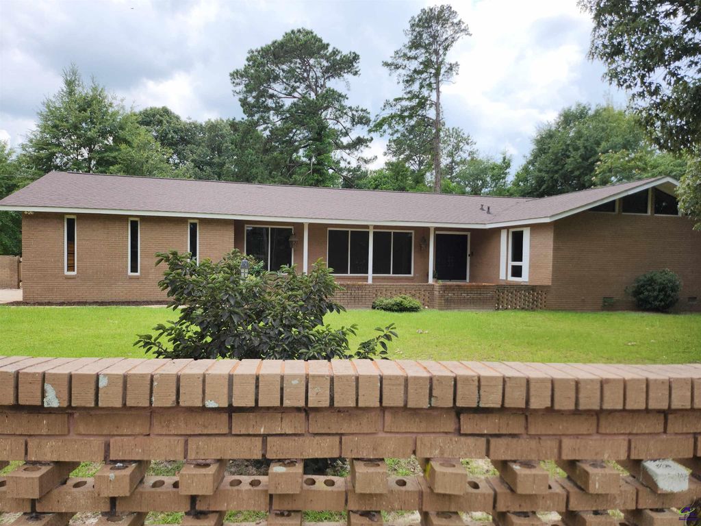 109 Delchamps, Warner Robins, GA 31093