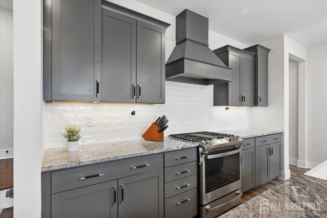 24 Depot Way, Dunellen, NJ 08812