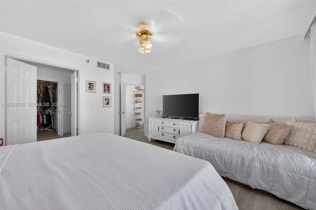 3500 Mystic Pointe Dr 1804, Aventura, FL 33180