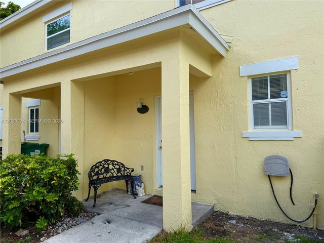 19500 SW 103rd Court 19, Cutler Bay, FL 33157