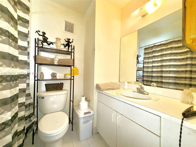 19500 SW 103rd Court 19, Cutler Bay, FL 33157