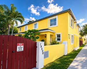19500 SW 103rd Court 19, Cutler Bay, FL 33157