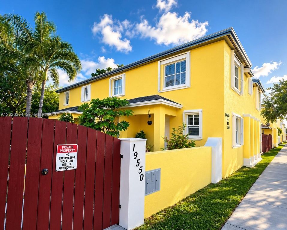 19500 SW 103rd Court 19, Cutler Bay, FL 33157