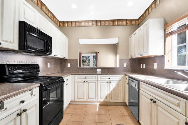 2875 NE 4th St, Homestead, FL 33033